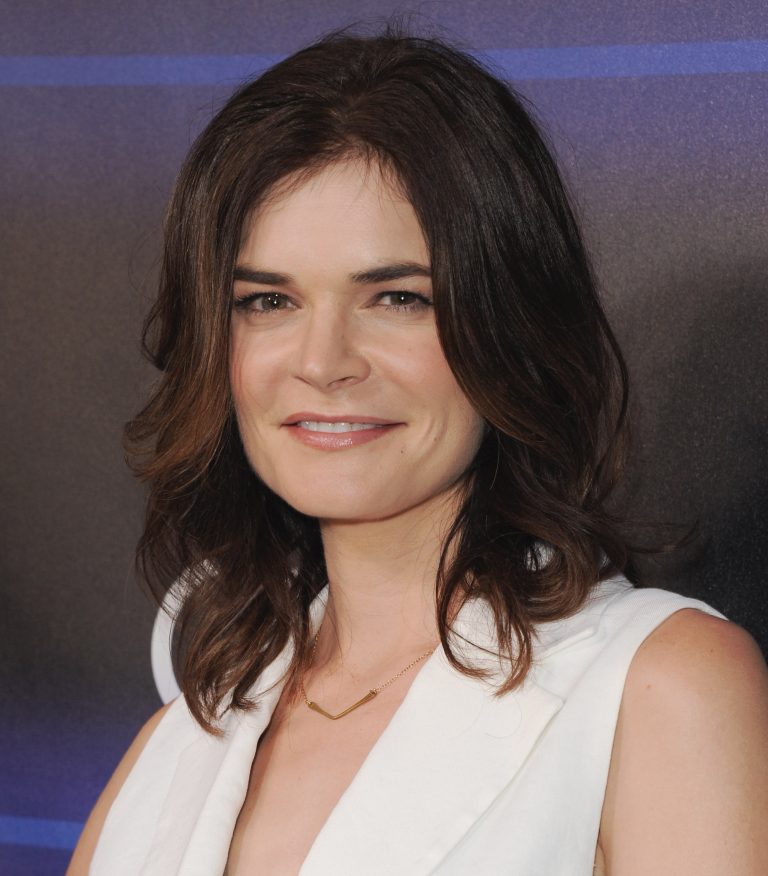 FamousPeopleFacts - Betsy Brandt