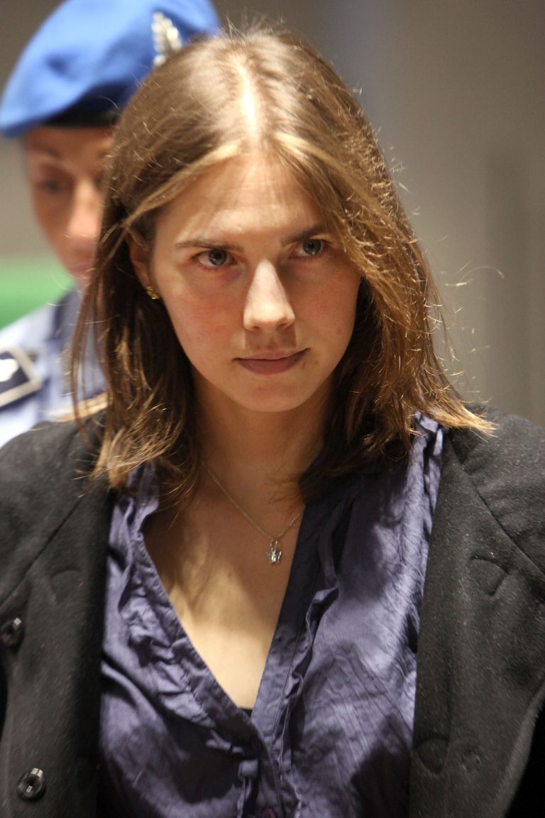 FamousPeopleFacts - Amanda Knox