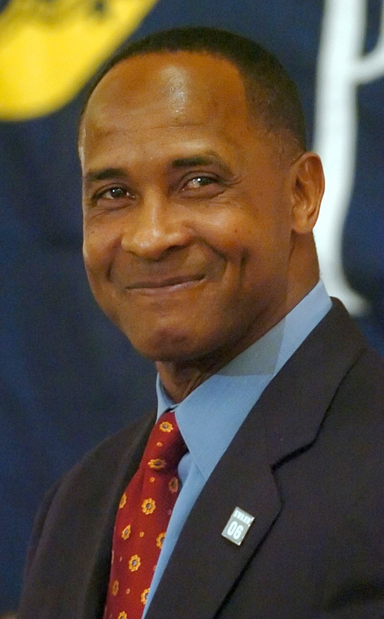 FamousPeopleFacts - Lynn Swann