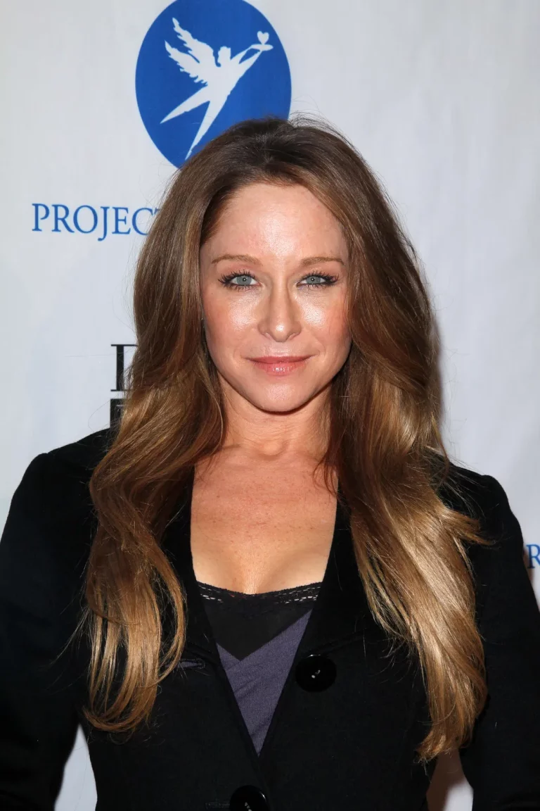 FamousPeopleFacts - Jamie Luner