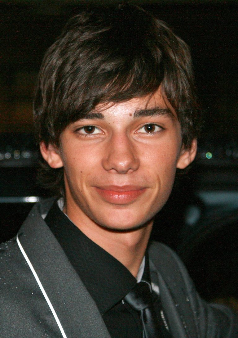 FamousPeopleFacts - Devon Bostick