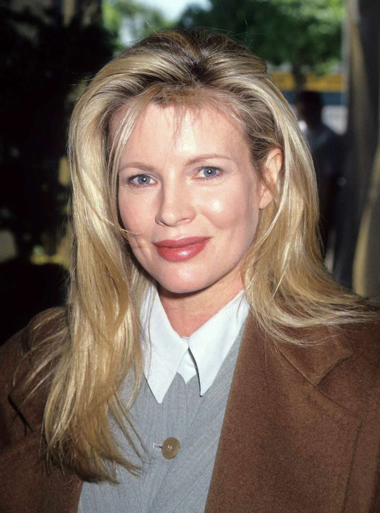 FamousPeopleFacts - Kim Basinger