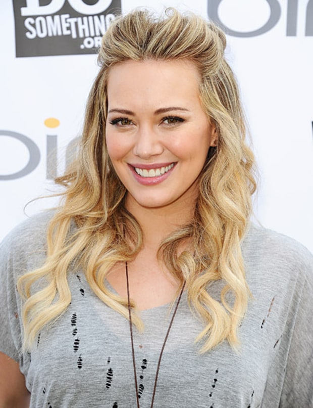 FamousPeopleFacts - Hilary Duff