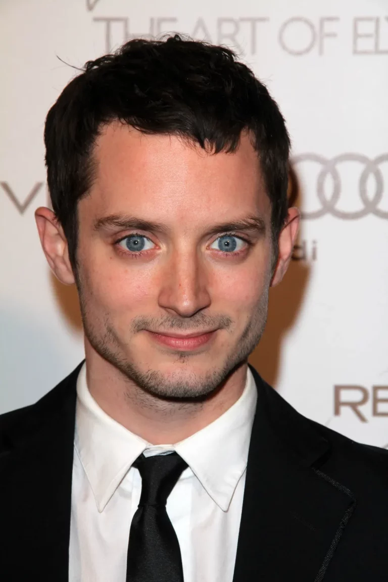 FamousPeopleFacts - Elijah Wood