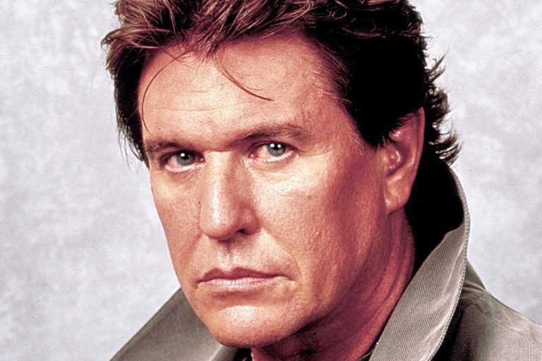 FamousPeopleFacts - Tom Berenger