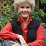 FamousPeopleFacts - Debbie Reynolds