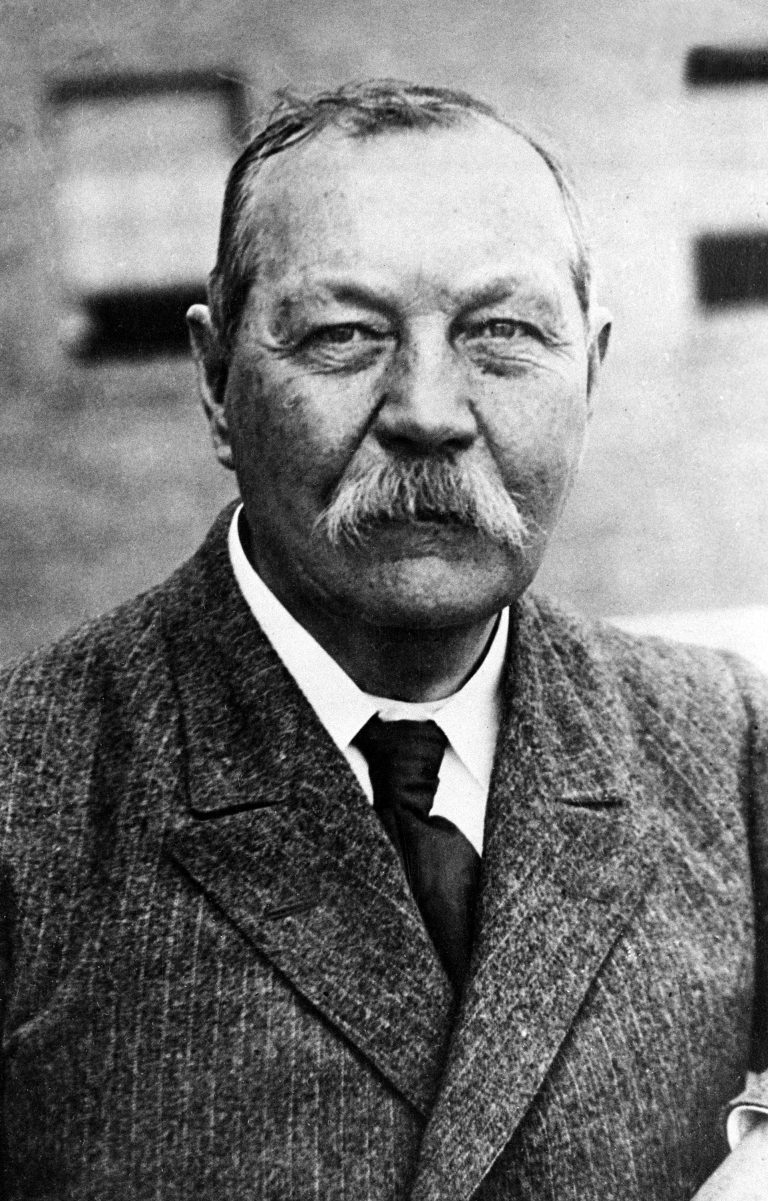 FamousPeopleFacts - Arthur Conan Doyle