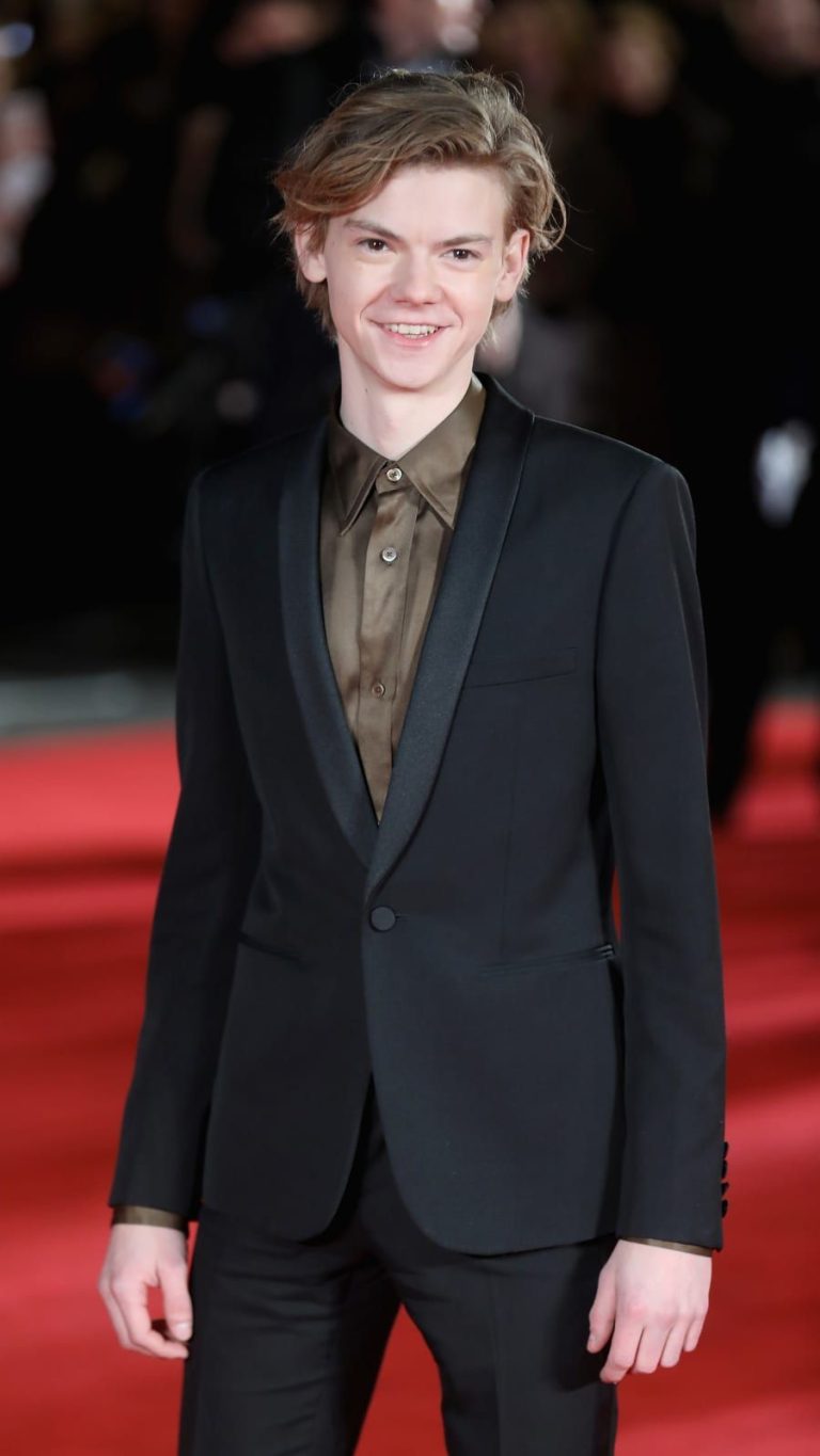 FamousPeopleFacts - Thomas Brodie-Sangster