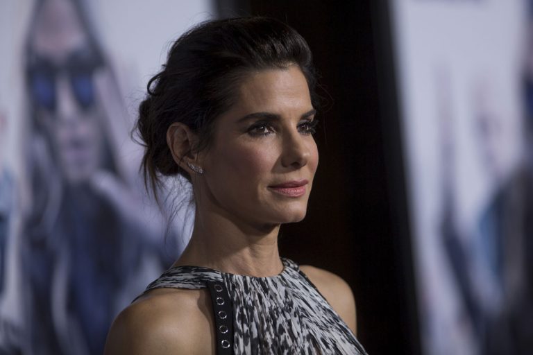 FamousPeopleFacts - Sandra Bullock