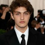 FamousPeopleFacts - Anwar Hadid