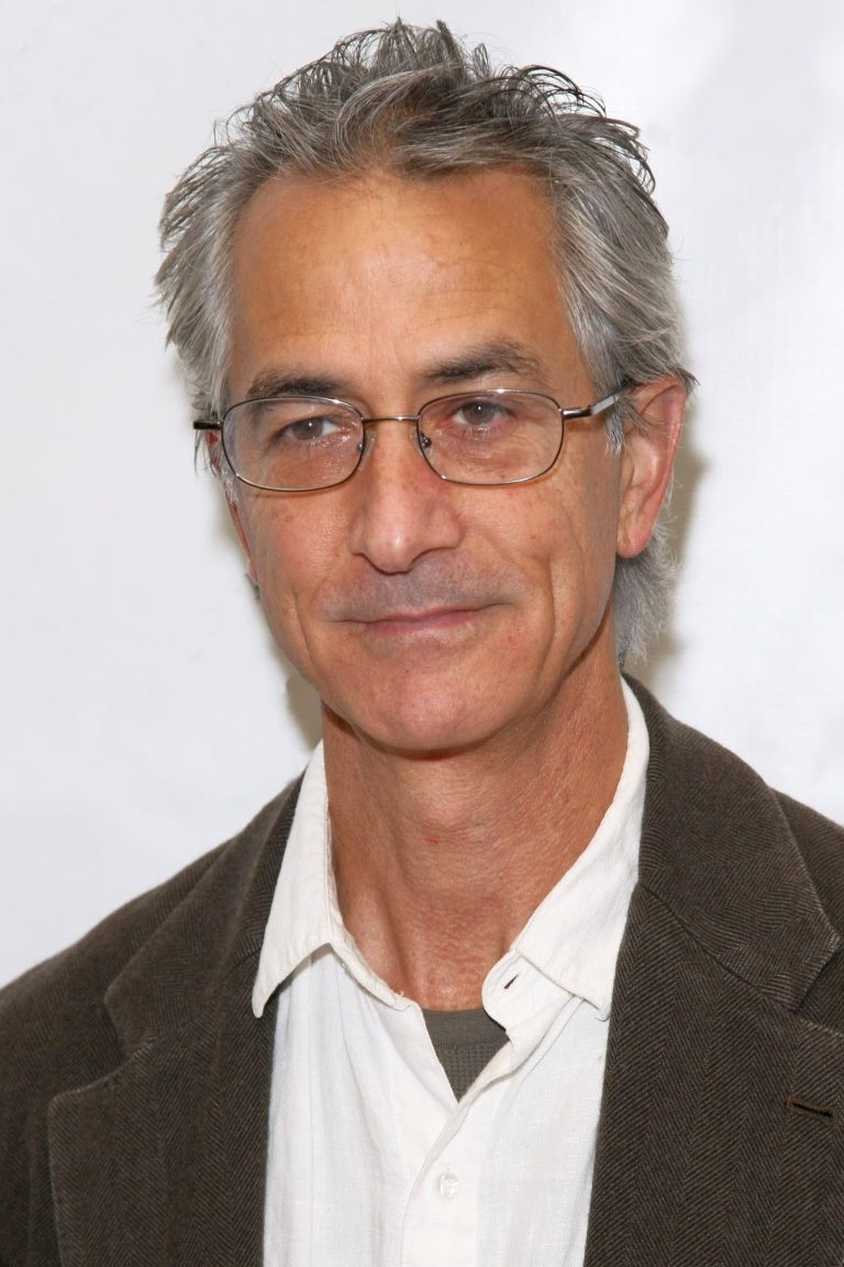 FamousPeopleFacts - David Strathairn