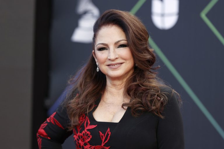 FamousPeopleFacts - Gloria Estefan