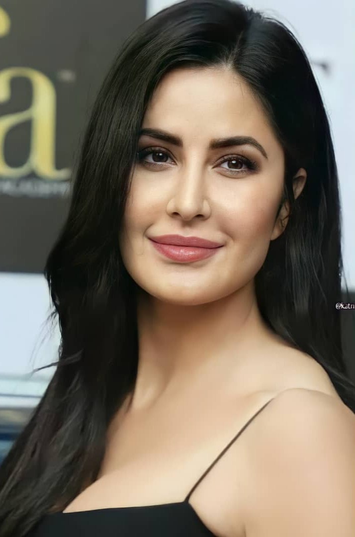 FamousPeopleFacts - Katrina Kaif