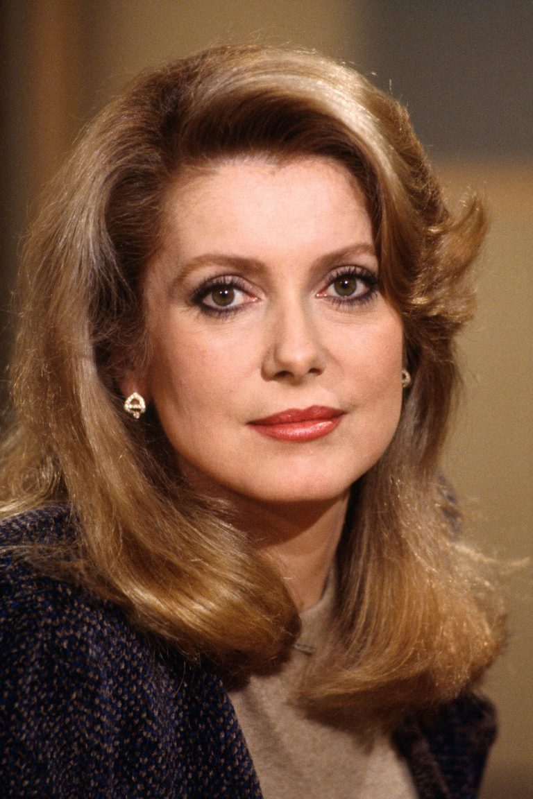 FamousPeopleFacts - Catherine Deneuve