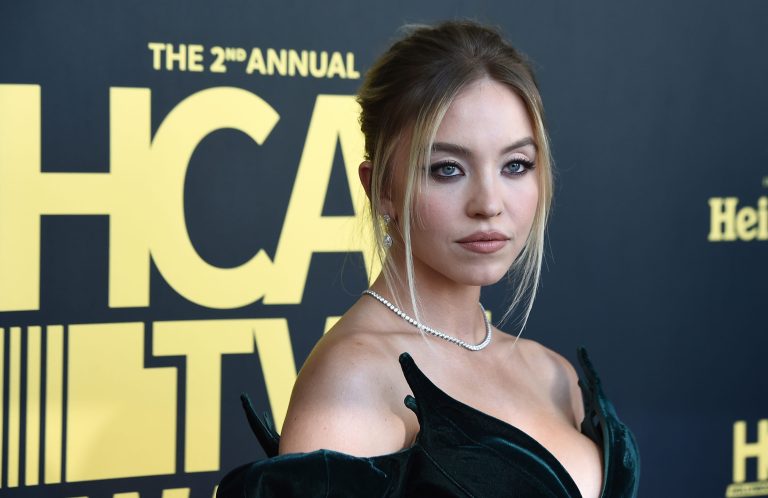 FamousPeopleFacts - Sydney Sweeney