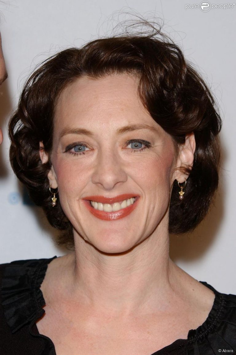 FamousPeopleFacts - Joan Cusack