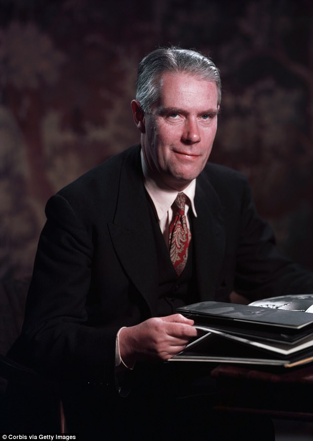 FamousPeopleFacts - Anthony Powell