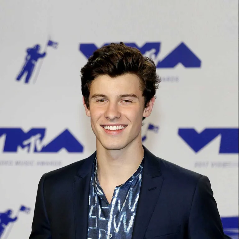 FamousPeopleFacts - Shawn Mendes