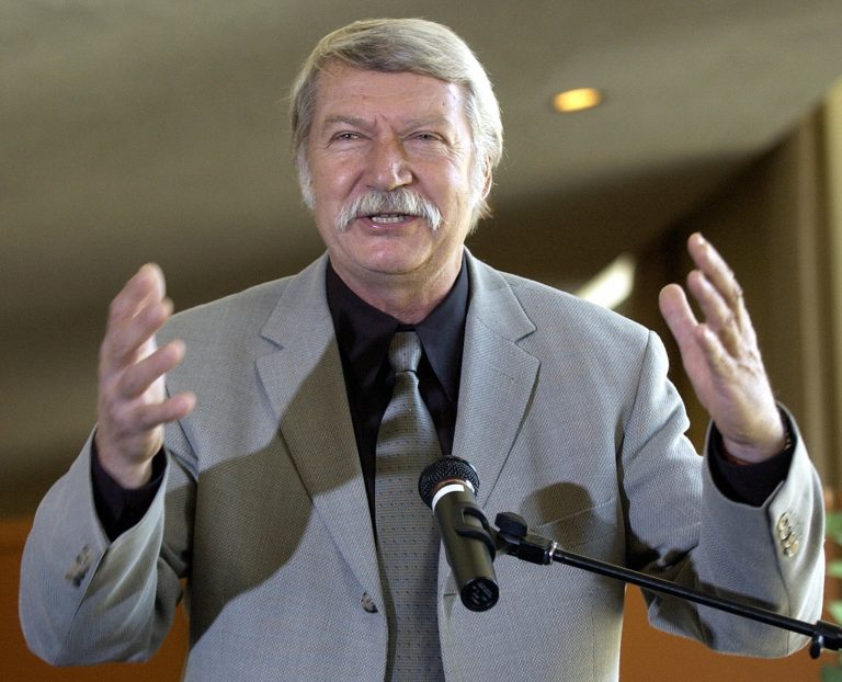 FamousPeopleFacts - Bela Karolyi