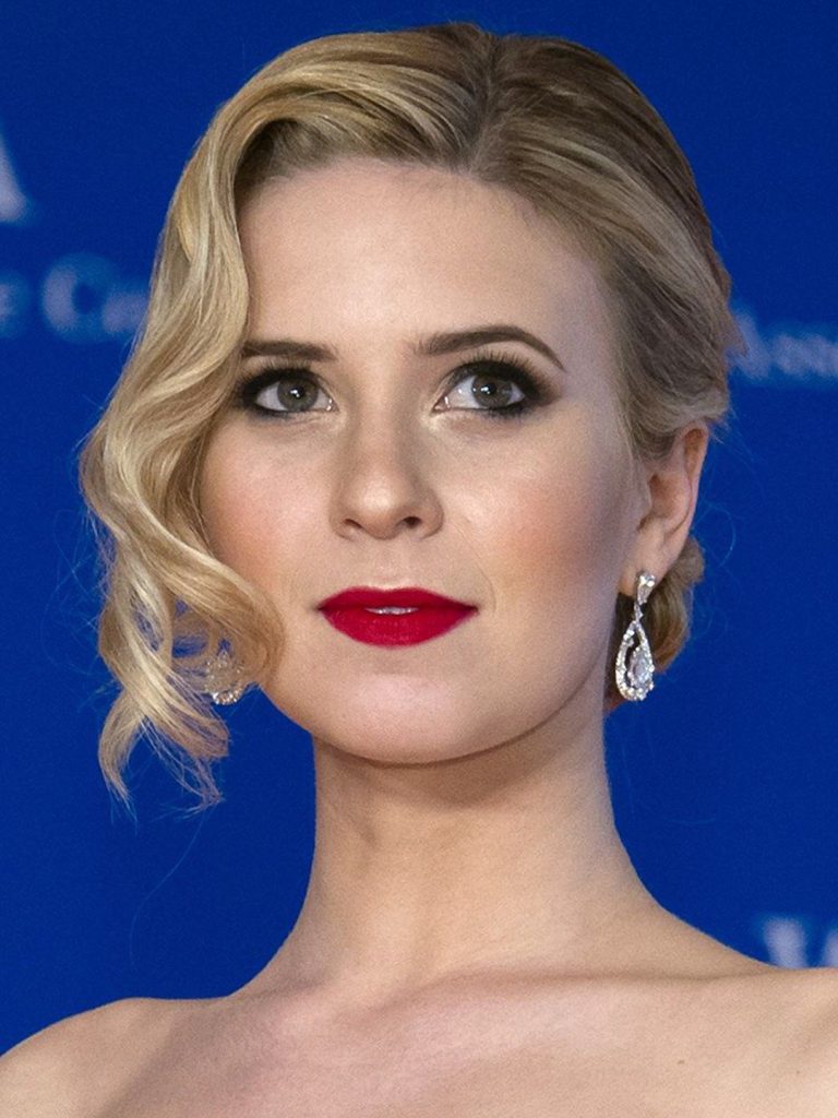 FamousPeopleFacts - Caroline Sunshine