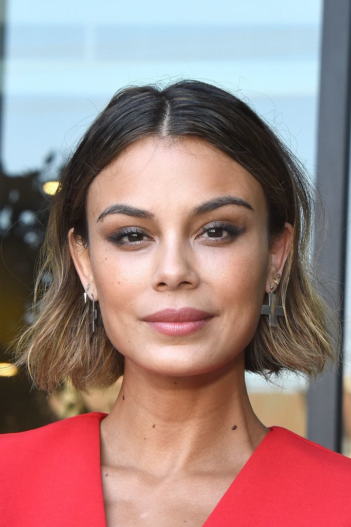 FamousPeopleFacts - Nathalie Kelley