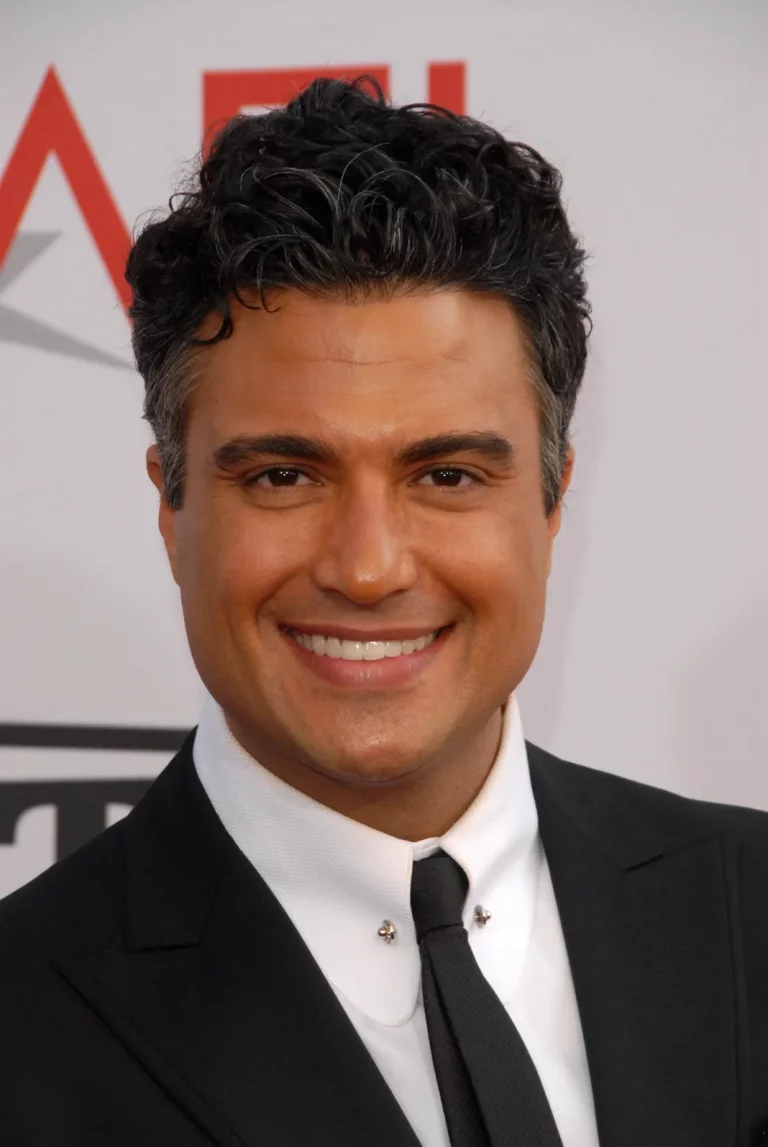 FamousPeopleFacts - Jaime Camil