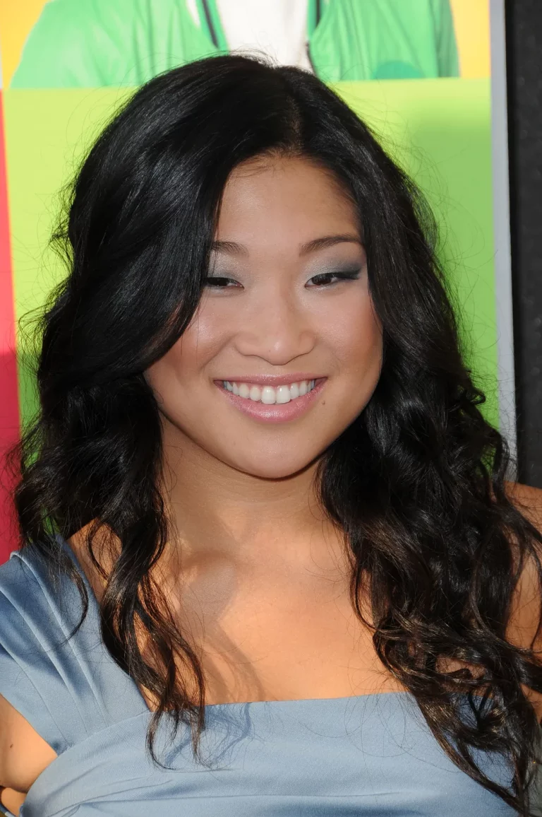 FamousPeopleFacts - Jenna Ushkowitz