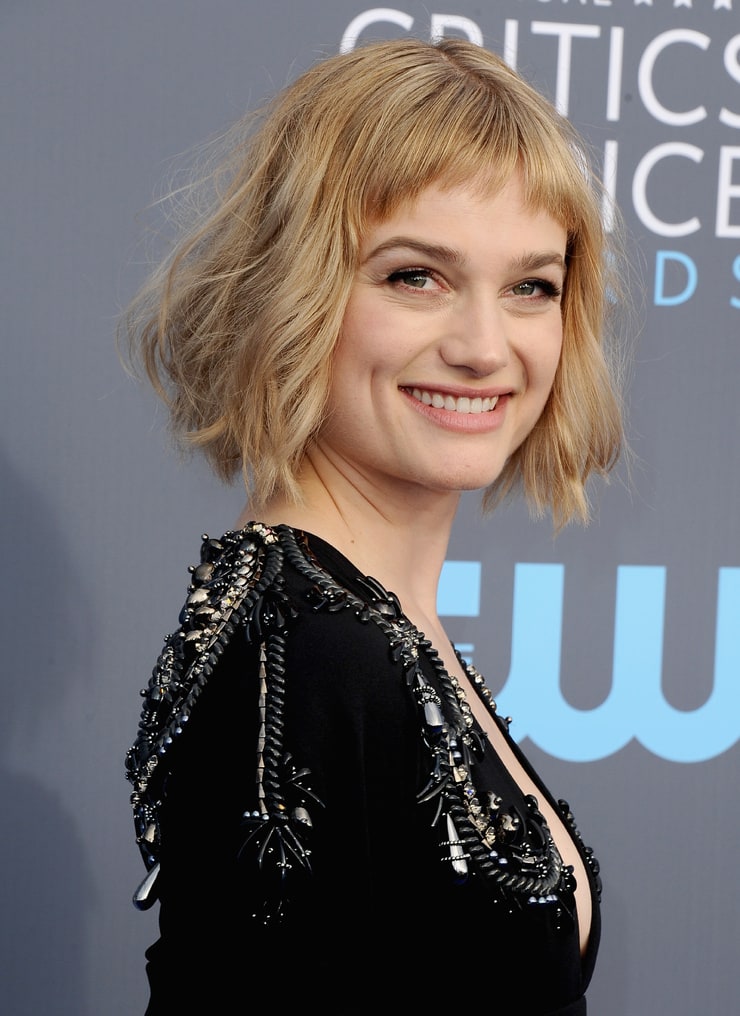 FamousPeopleFacts - Alison Sudol