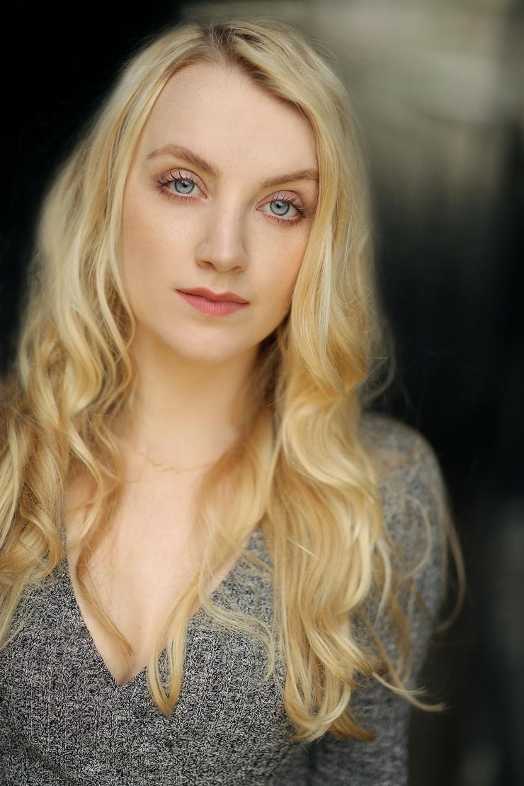 FamousPeopleFacts - Evanna Lynch