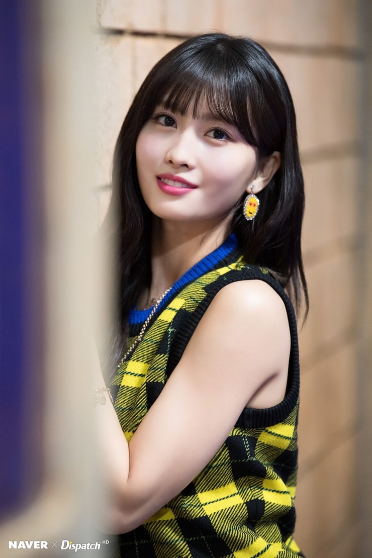 FamousPeopleFacts - Momo Hirai