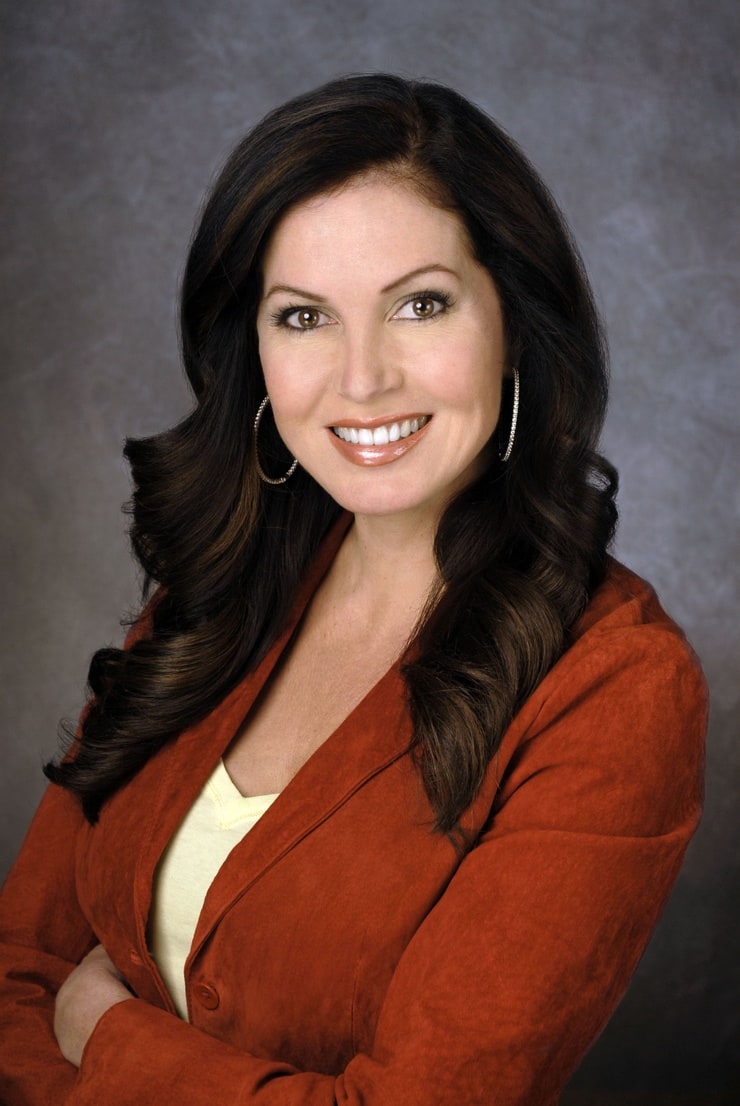 FamousPeopleFacts - Lisa Guerrero