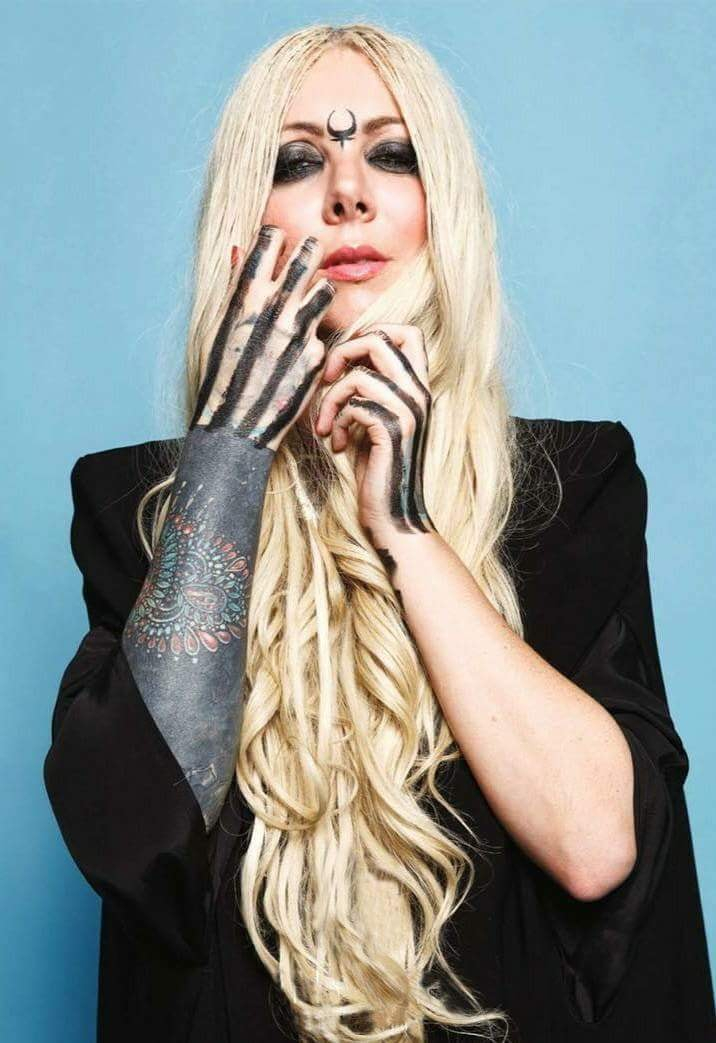 FamousPeopleFacts - Maria Brink