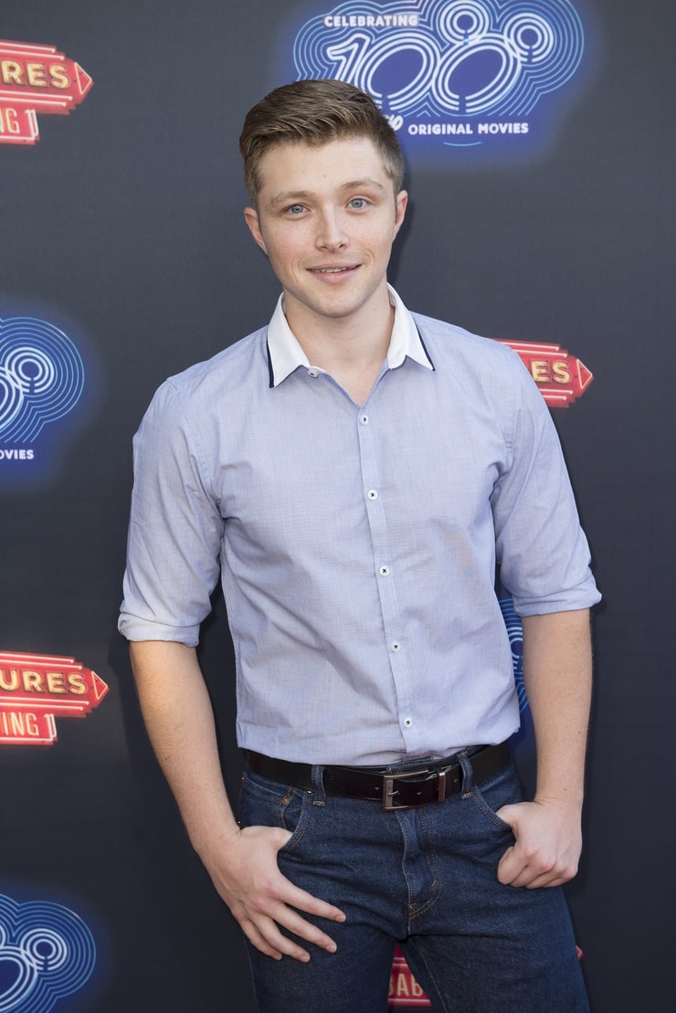 FamousPeopleFacts - Sterling Knight