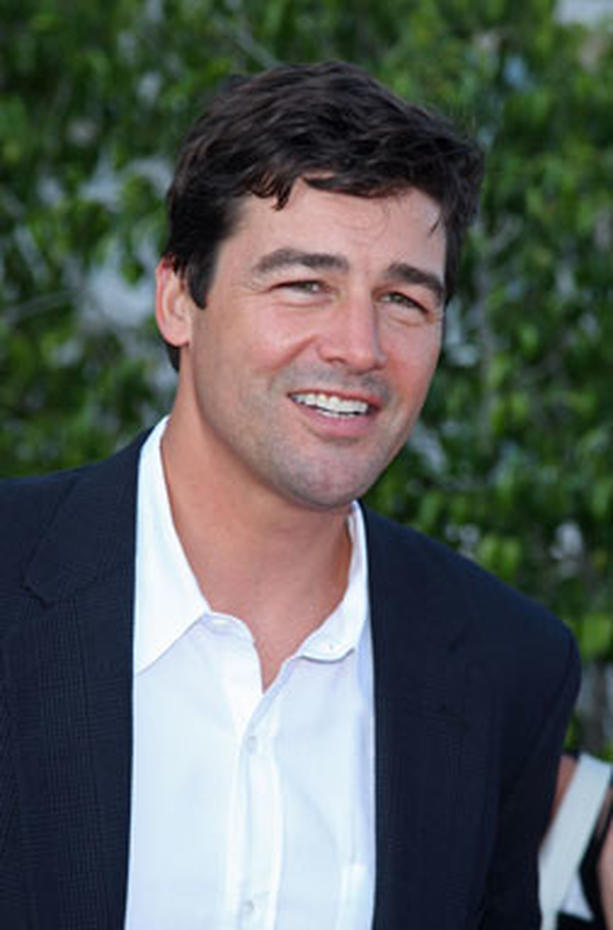 FamousPeopleFacts - Kyle Chandler