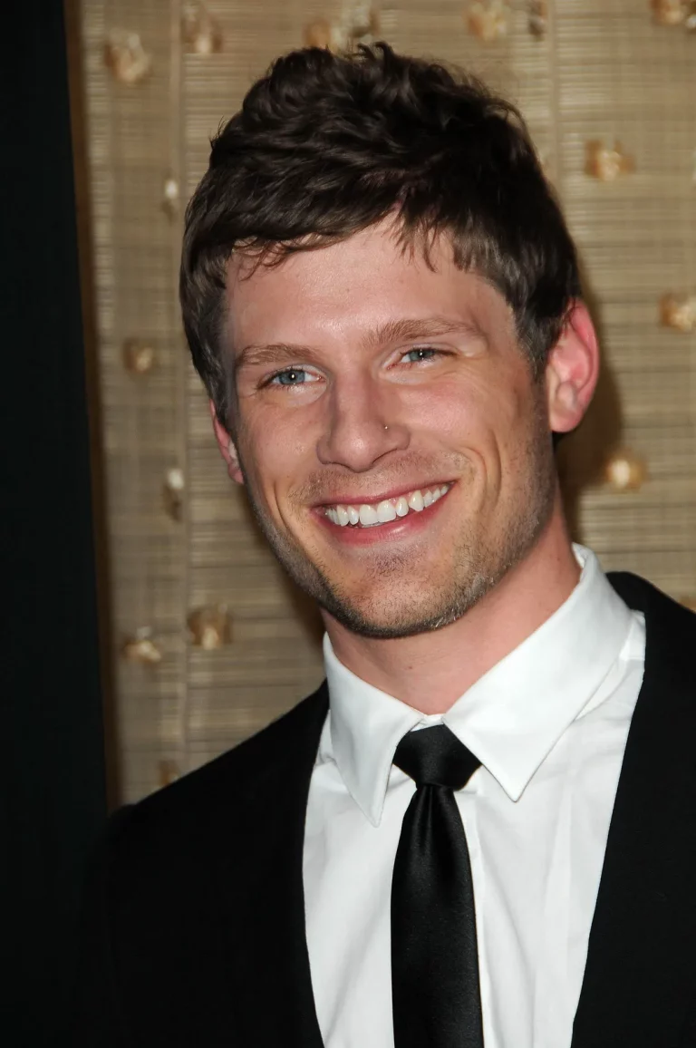 FamousPeopleFacts - Matt Lauria