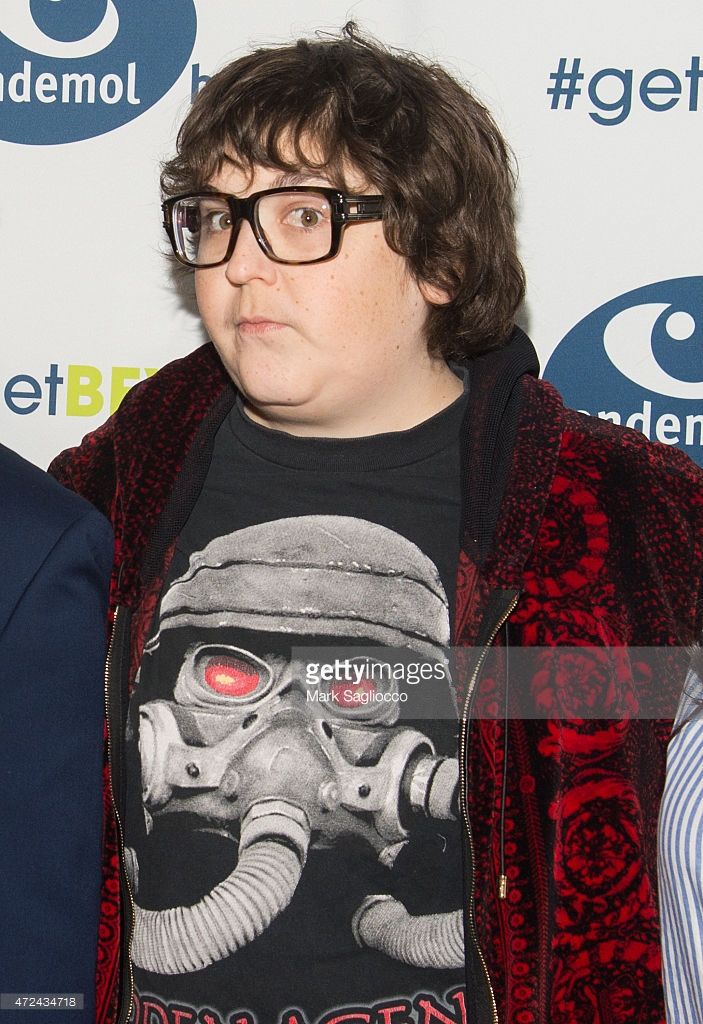 FamousPeopleFacts - Andy Milonakis