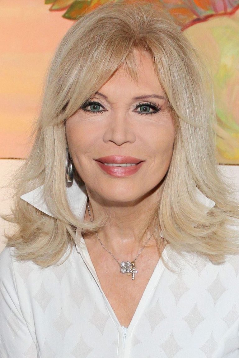 FamousPeopleFacts - Amanda Lear