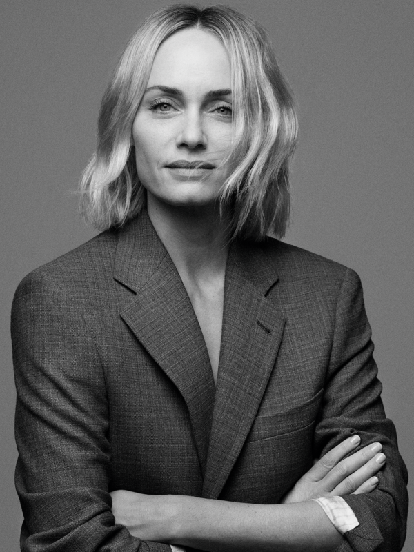 FamousPeopleFacts - Amber Valletta