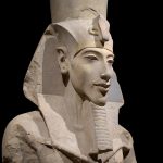 FamousPeopleFacts - Akhenaton