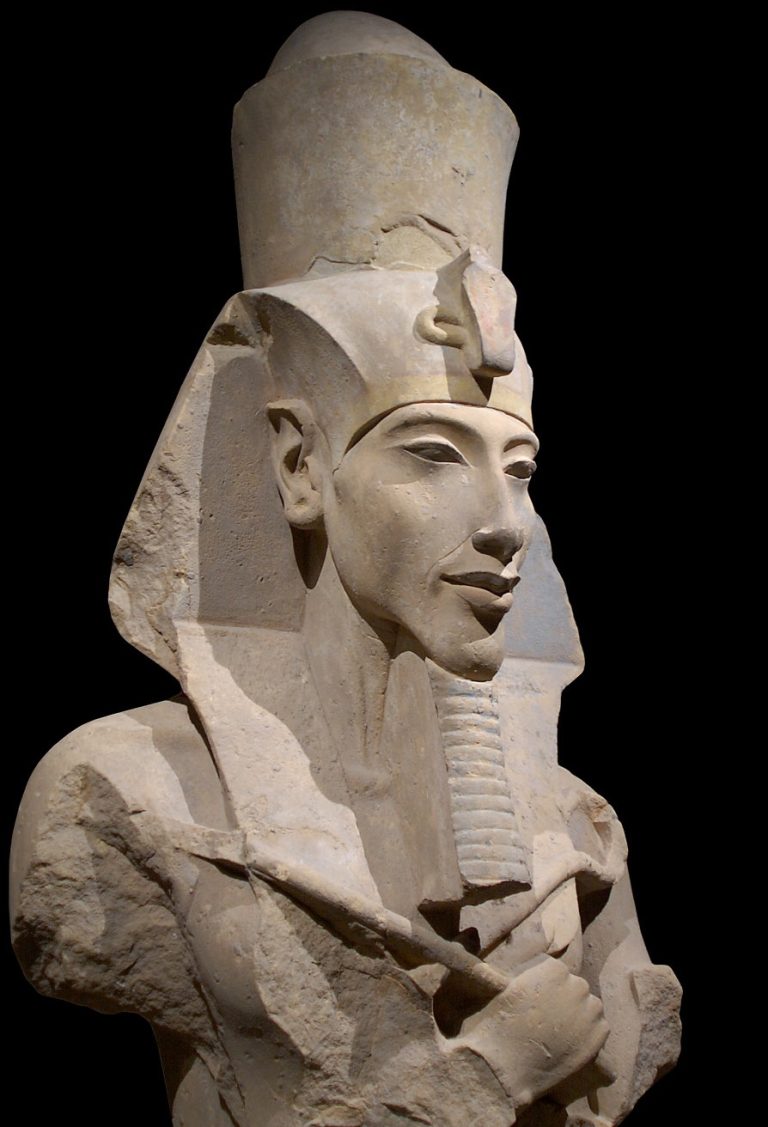 FamousPeopleFacts - Akhenaton