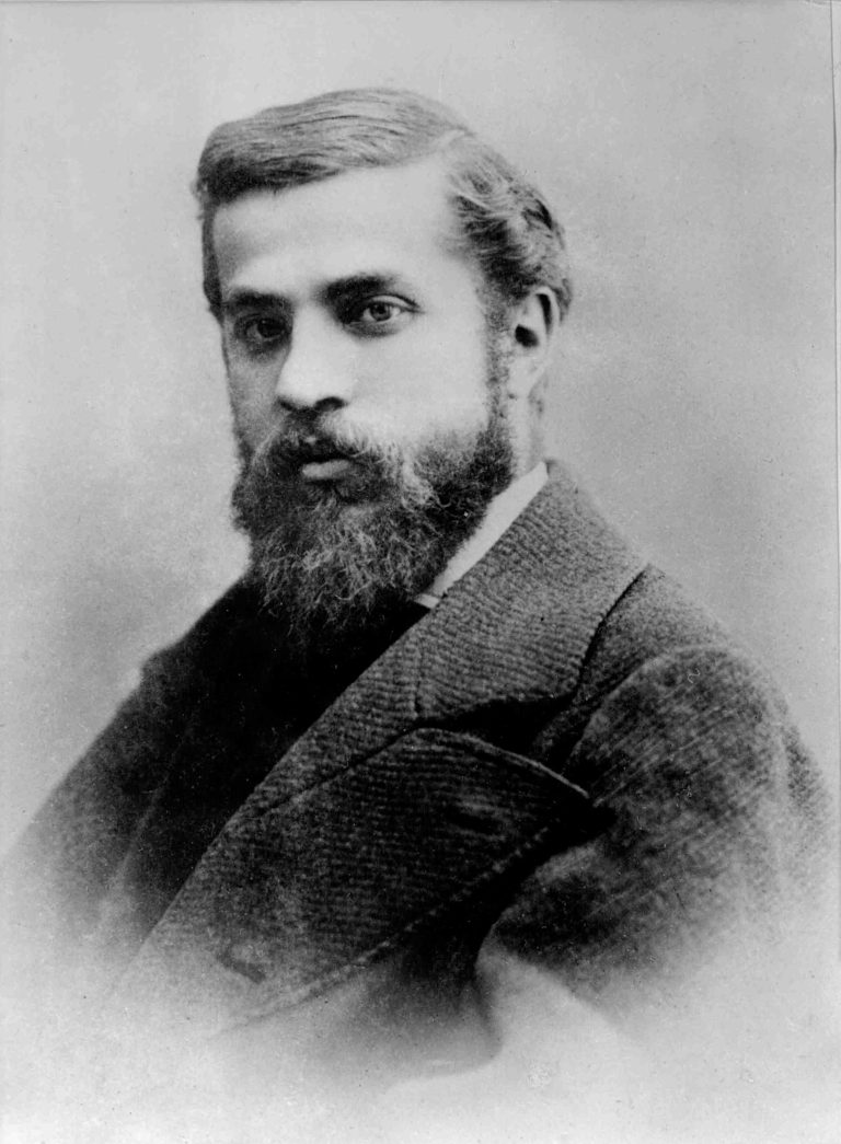 FamousPeopleFacts - Antoni Gaudi