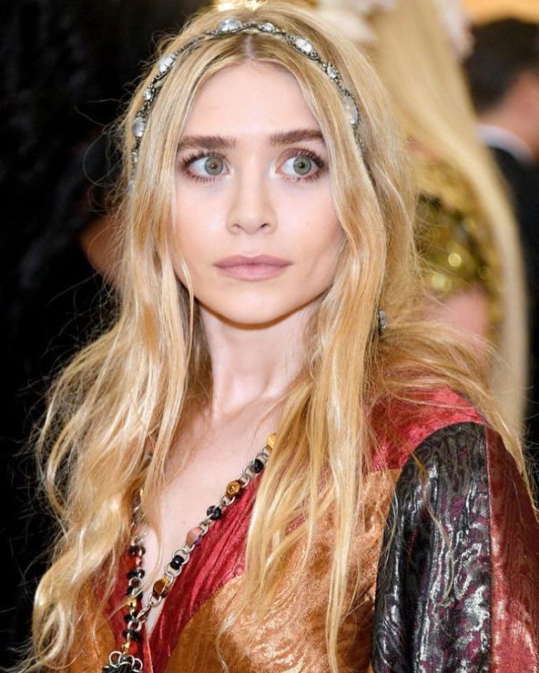 FamousPeopleFacts - Ashley Olsen