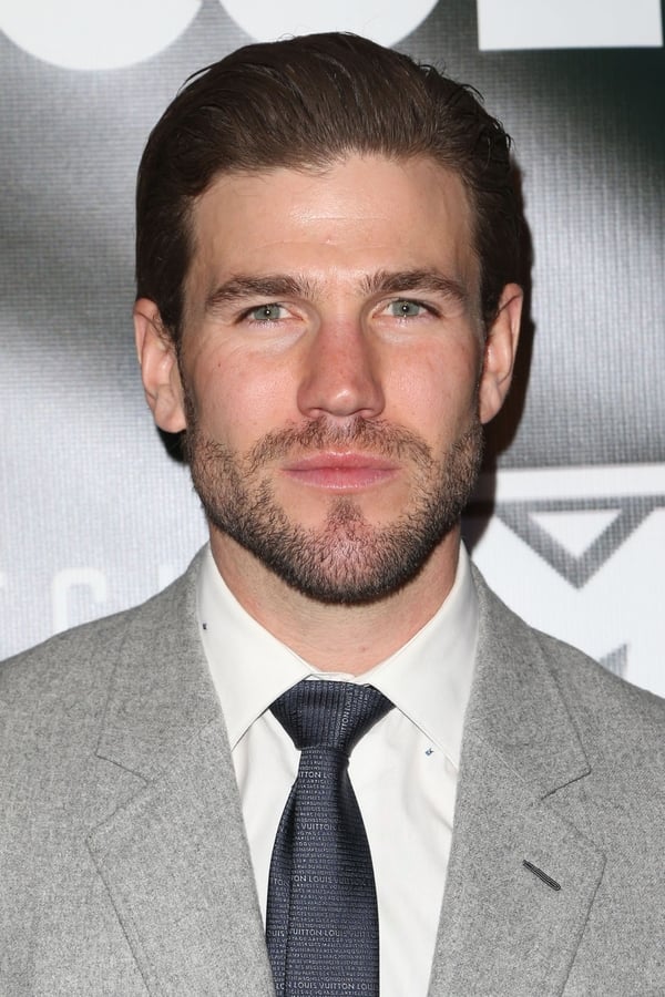 FamousPeopleFacts - Austin Stowell