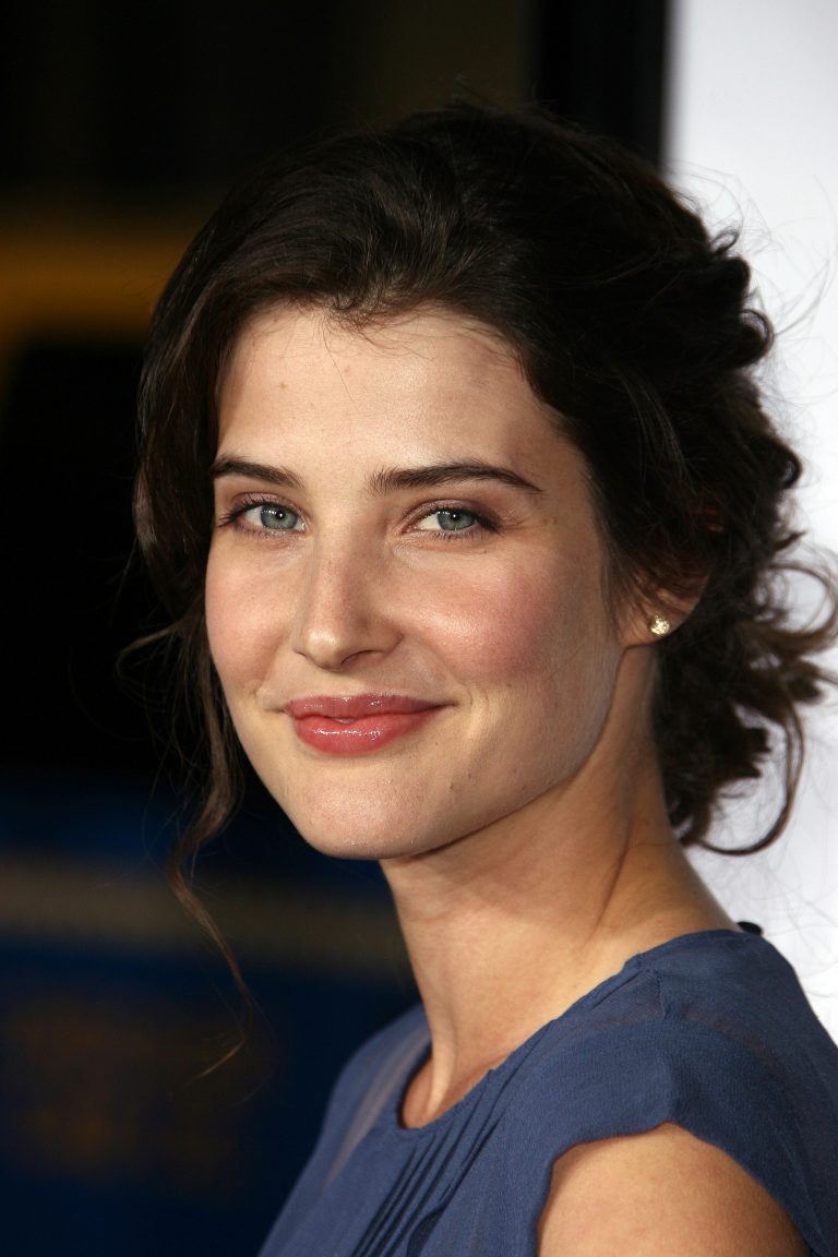 FamousPeopleFacts - Cobie Smulders