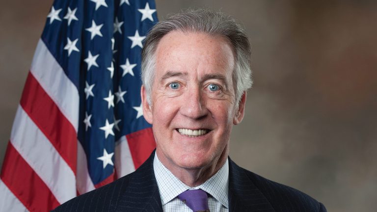 FamousPeopleFacts - Richard Neal