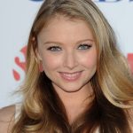 FamousPeopleFacts - Elisabeth Harnois