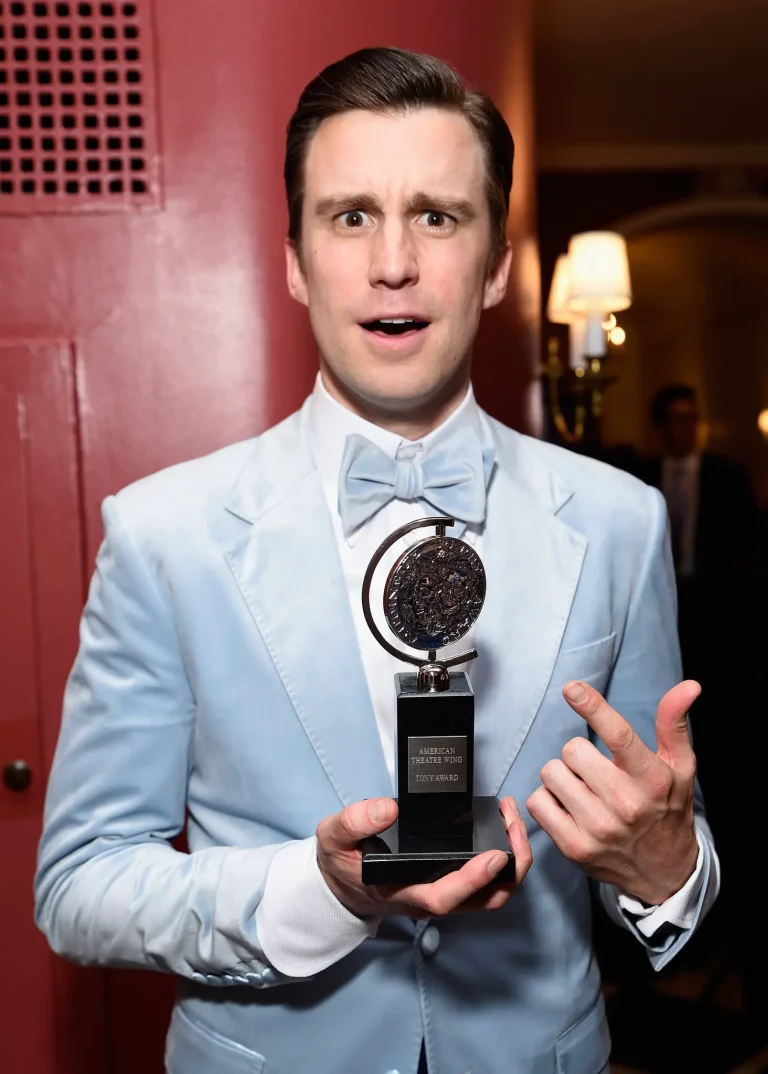 FamousPeopleFacts - Gavin Creel