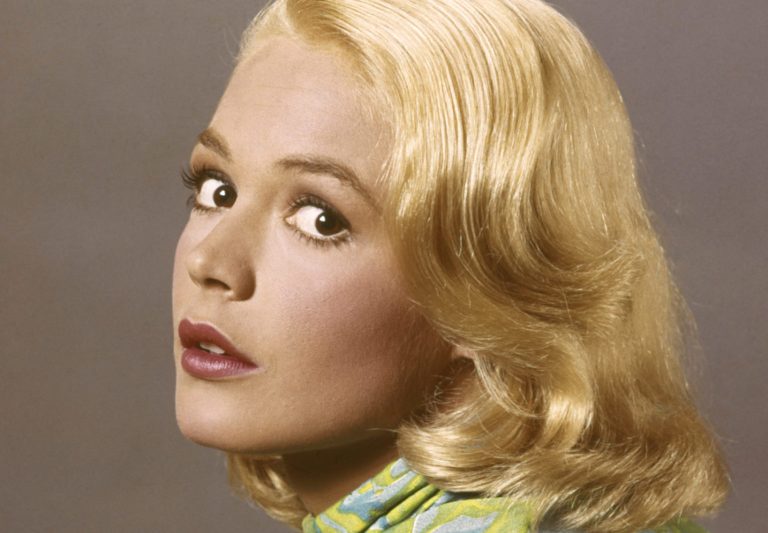 FamousPeopleFacts - Sandra Dee