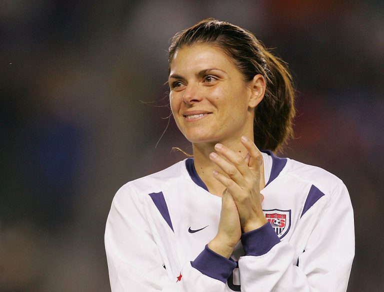 FamousPeopleFacts - Mia Hamm