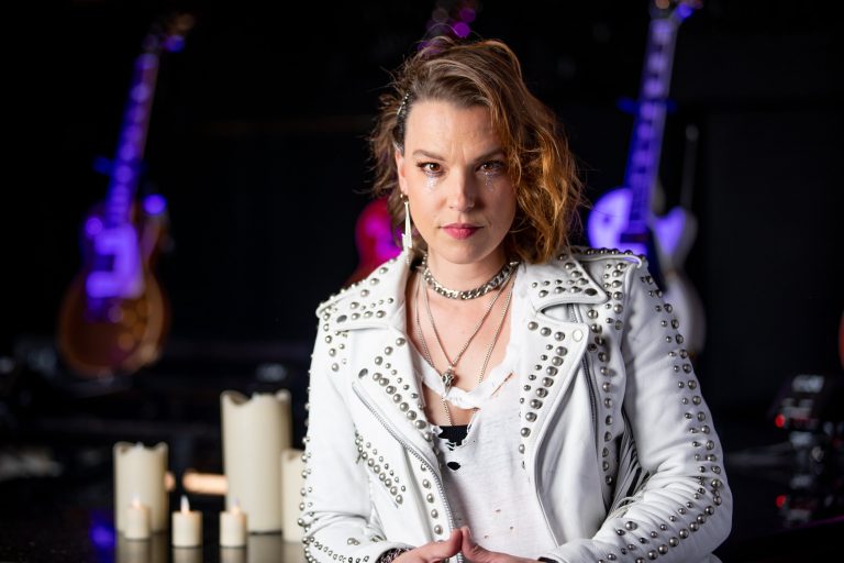 FamousPeopleFacts - Lzzy Hale